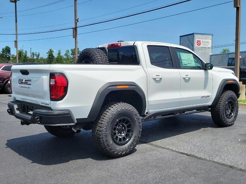 2024 GMC Canyon AT4X