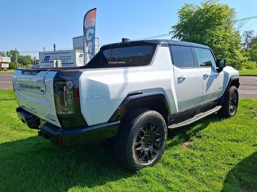 White 2026 GMC HUMMER EV Pickup 2X