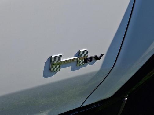 White 2026 GMC HUMMER EV Pickup 2X
