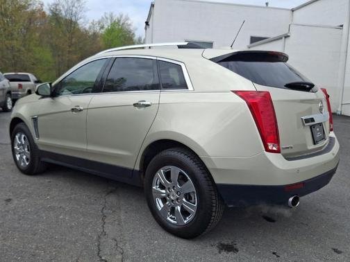 Silver Coast Metallic 2015 Cadillac SRX Luxury Collection