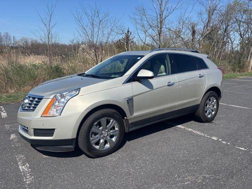 Silver Coast Metallic 2015 Cadillac SRX Luxury Collection