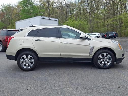 Silver Coast Metallic 2015 Cadillac SRX Luxury Collection