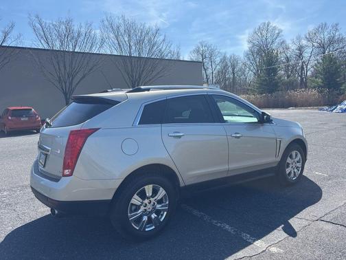 Silver Coast Metallic 2015 Cadillac SRX Luxury Collection