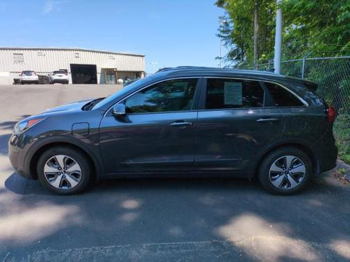 Aurora Black Pearl 2018 Kia Niro EX
