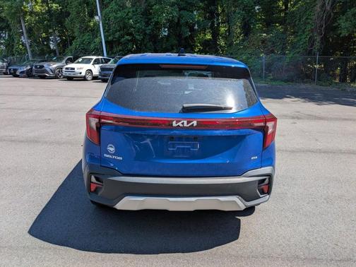 Neptune Blue 2024 Kia Seltos LX