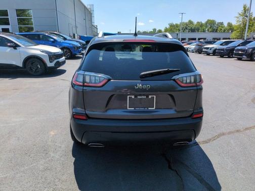 Granite Crystal Metallic Clearcoat 2020 Jeep Cherokee Latitude Lux