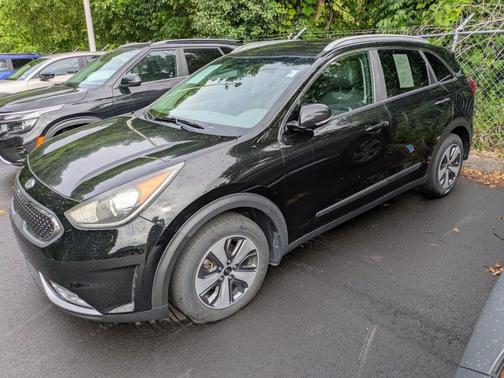 Aurora Black Pearl 2017 Kia Niro EX