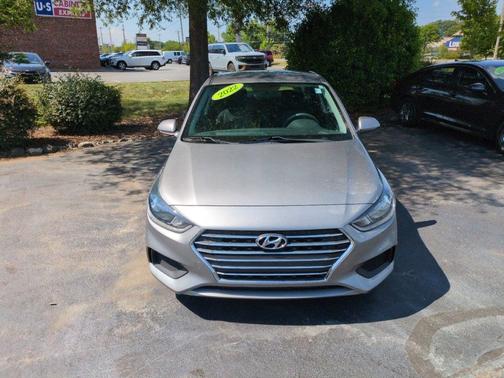 Forge Gray 2022 Hyundai Accent SE