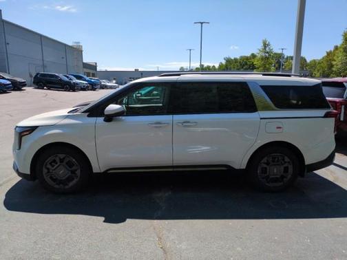 Snow White Pearl 2026 Kia Carnival Hybrid SX
