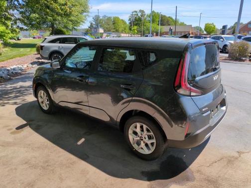 Gravity Gray 2025 Kia Soul LX