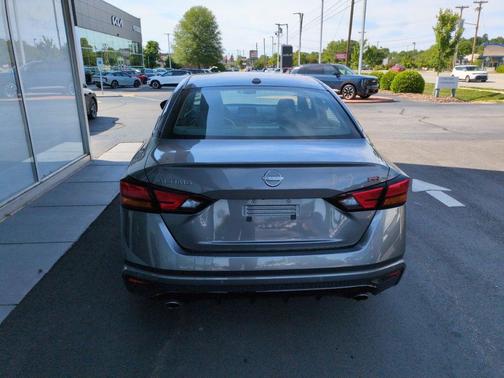 Gray Med 2025 Nissan Altima SR FWD