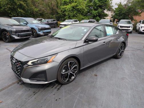 Gray Med 2025 Nissan Altima SR FWD