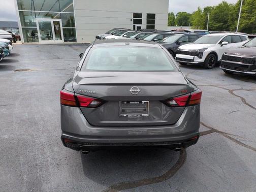 Gray Med 2025 Nissan Altima SR FWD