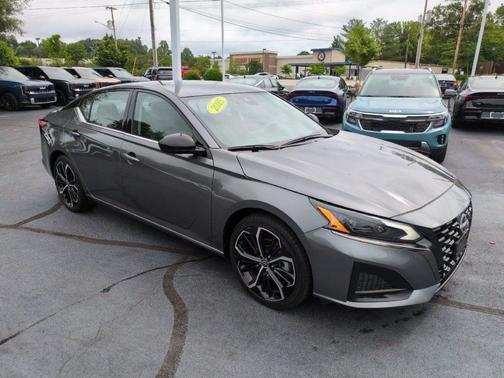 Gray Med 2025 Nissan Altima SR FWD