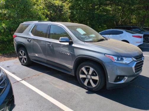 Satin Steel Metallic 2018 Chevrolet Traverse LT Leather