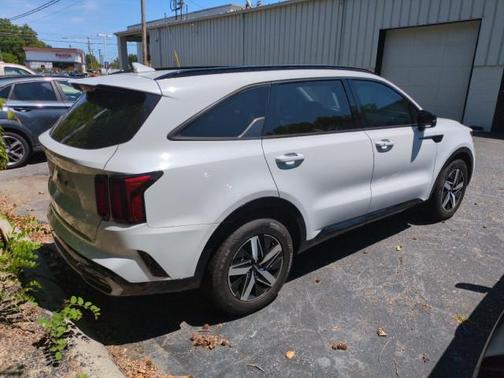 Glacial White Pearl 2023 Kia Sorento S