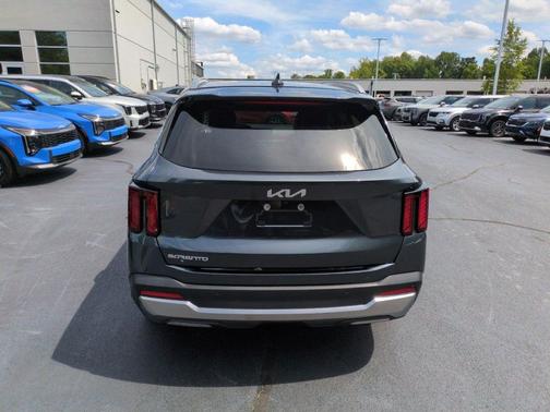 Gravity Grey 2025 Kia Sorento EX