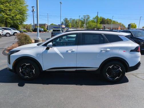 Glacial White Pearl 2026 Kia Sportage EX