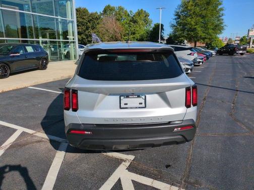 Sparkling Silver 2022 Kia Sorento LX