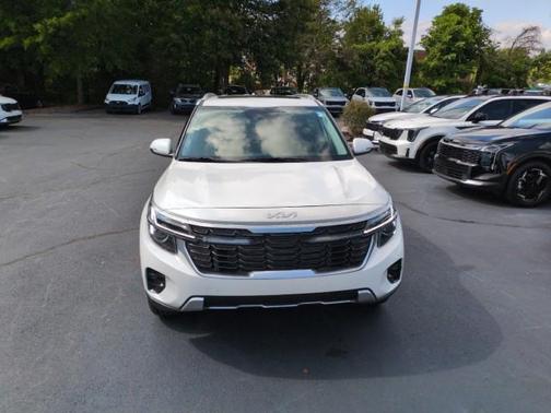 Snow White Pearl 2026 Kia Seltos EX