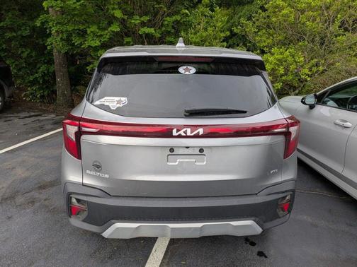 Steel Gray 2024 Kia Seltos LX