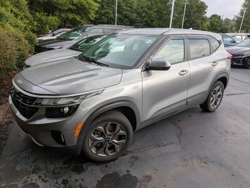 Steel Gray 2024 Kia Seltos LX