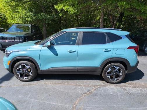 BLUE 2026 Kia Seltos EX