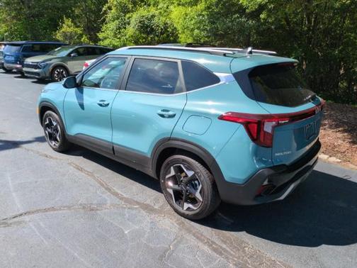 BLUE 2026 Kia Seltos EX