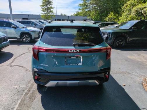 BLUE 2026 Kia Seltos EX