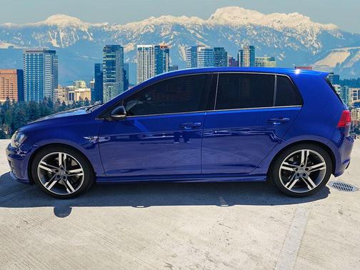 2016 Volkswagen Golf R 4-Door
