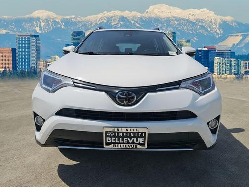 Super White 2018 Toyota RAV4 XLE