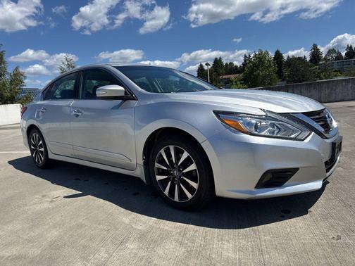 Brilliant Silver 2016 Nissan Altima 2.5 SL