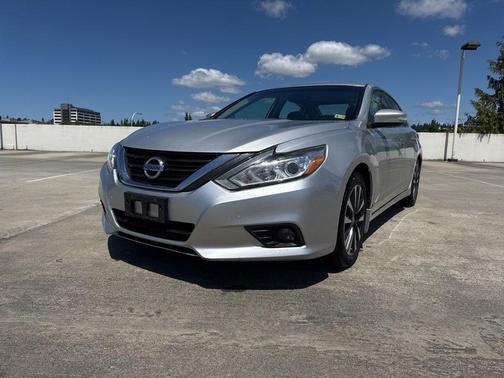 Brilliant Silver 2016 Nissan Altima 2.5 SL