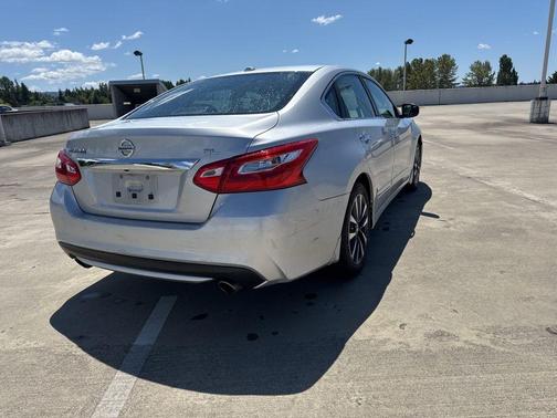 Brilliant Silver 2016 Nissan Altima 2.5 SL