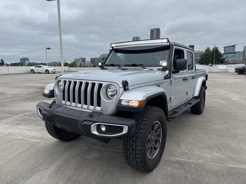 Silver Zynith Clearcoat 2022 Jeep Gladiator Overland