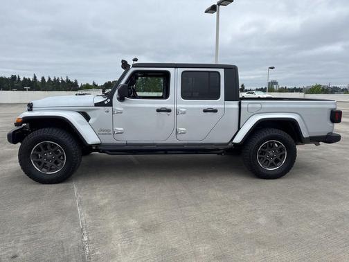 Silver Zynith Clearcoat 2022 Jeep Gladiator Overland