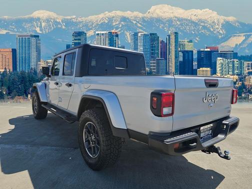 Silver Zynith Clearcoat 2022 Jeep Gladiator Overland