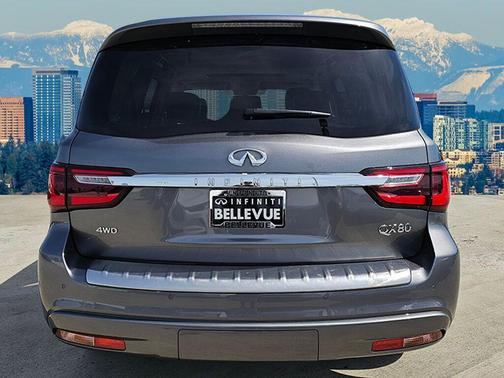 2021 INFINITI QX80 Luxe
