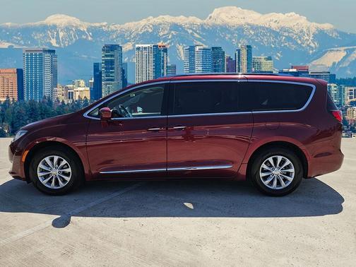 2019 Chrysler Pacifica Touring-L
