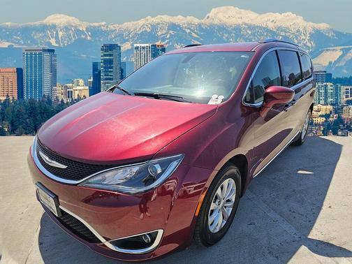 2019 Chrysler Pacifica Touring-L