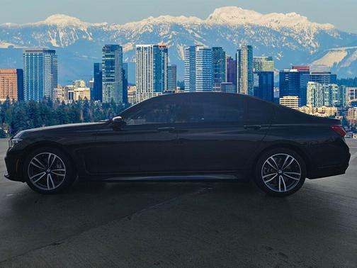 2022 BMW 750 i xDrive