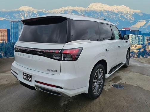 2025 INFINITI QX80 Luxe