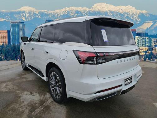 2025 INFINITI QX80 Luxe