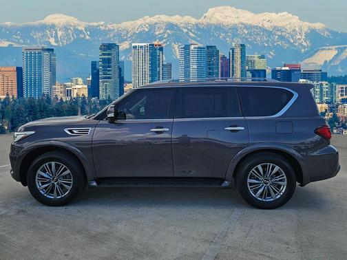 2022 INFINITI QX80 Luxe
