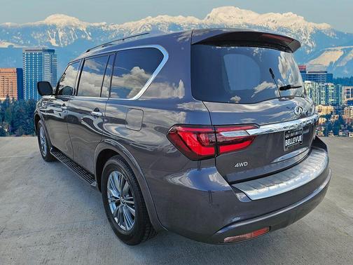 2022 INFINITI QX80 Luxe