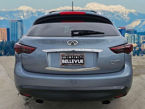 2017 INFINITI QX70 Base