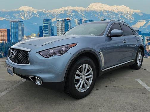 2017 INFINITI QX70 Base