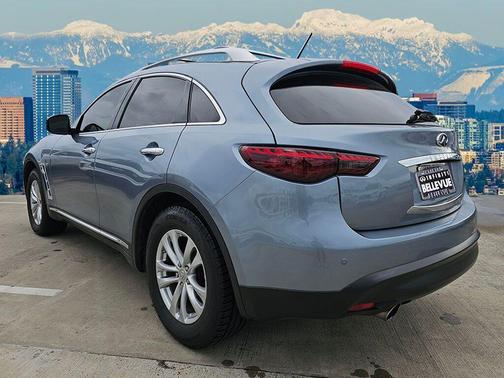 2017 INFINITI QX70 Base