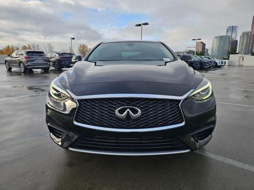2018 INFINITI QX30 Luxury