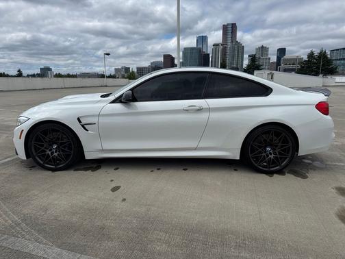 Alpine White 2015 BMW M4 Base